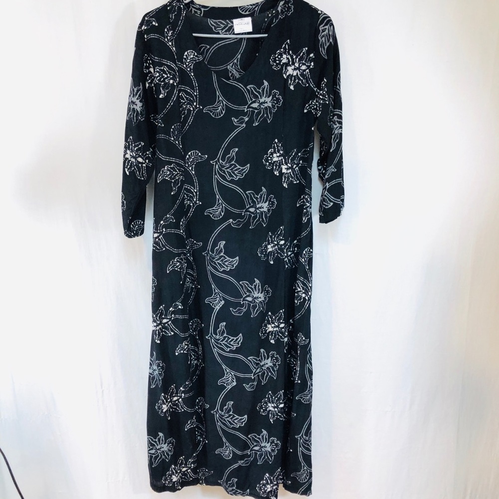 Caliente women’s Dress sz M  Rayon Long 3/4 Slv